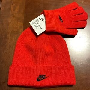 Nike winter 2pc accessory set ( gloves and hat)